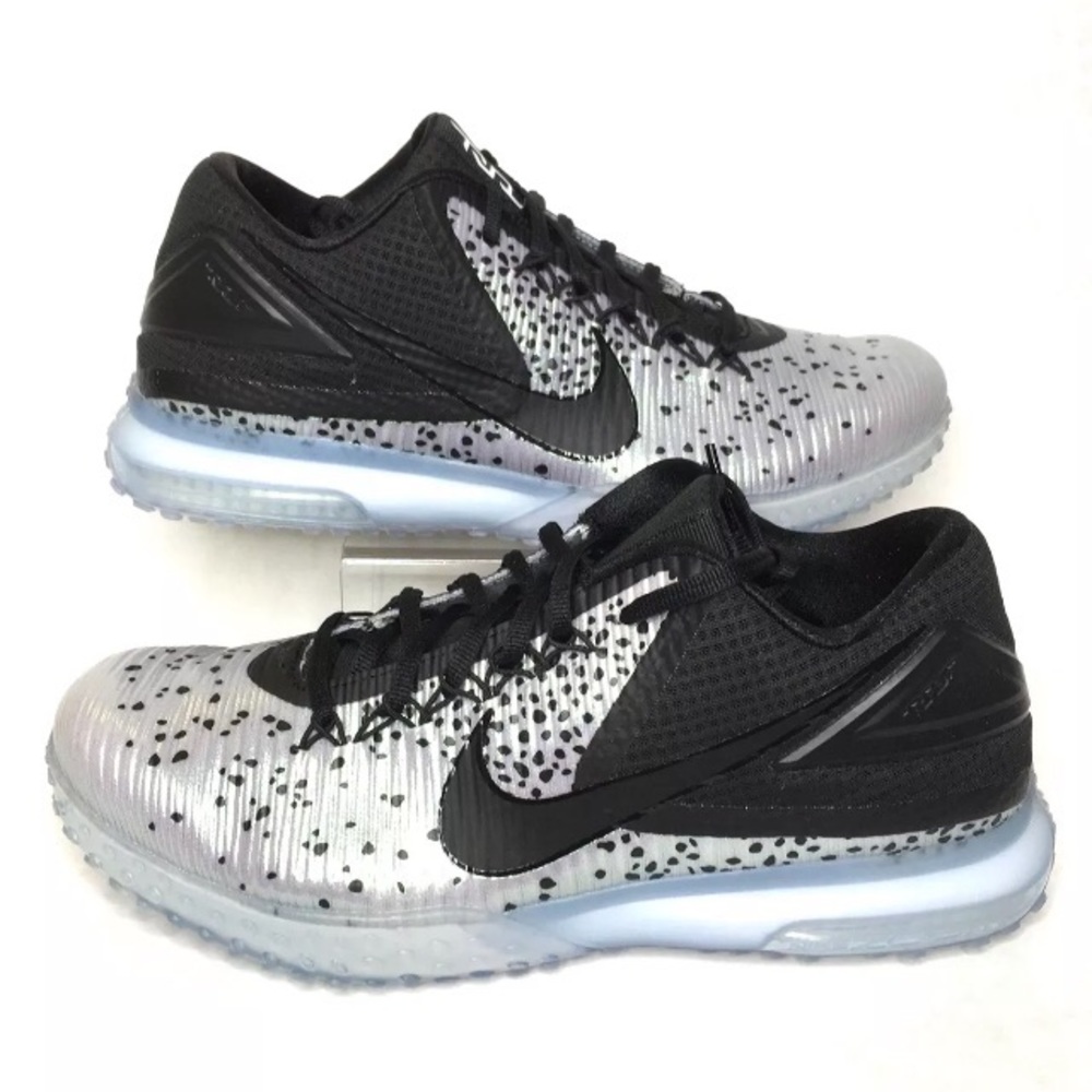 New Nike Zoom Trout 3 Turf Sneaker $109